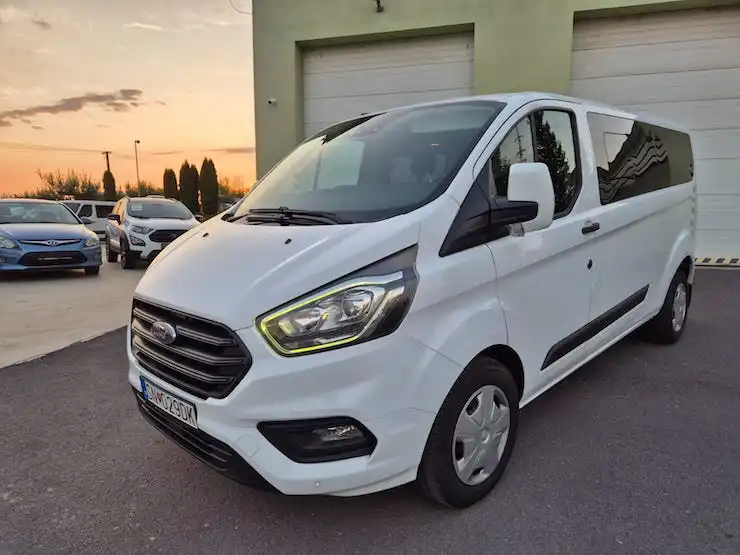 Ford Transit Custom 2.0 TDCi 130 8 miest L2 T320
