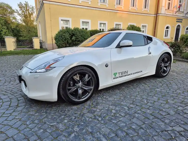 Nissan 370 Z 3.7 V6 Coupe Balík