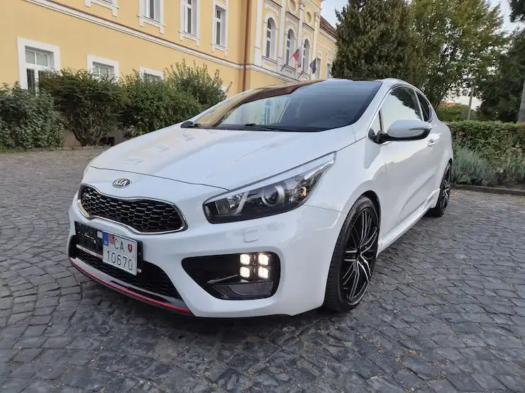 Kia Ceed 1.6 T-GDI GT, navi, xenóny_100.000 km (2014)