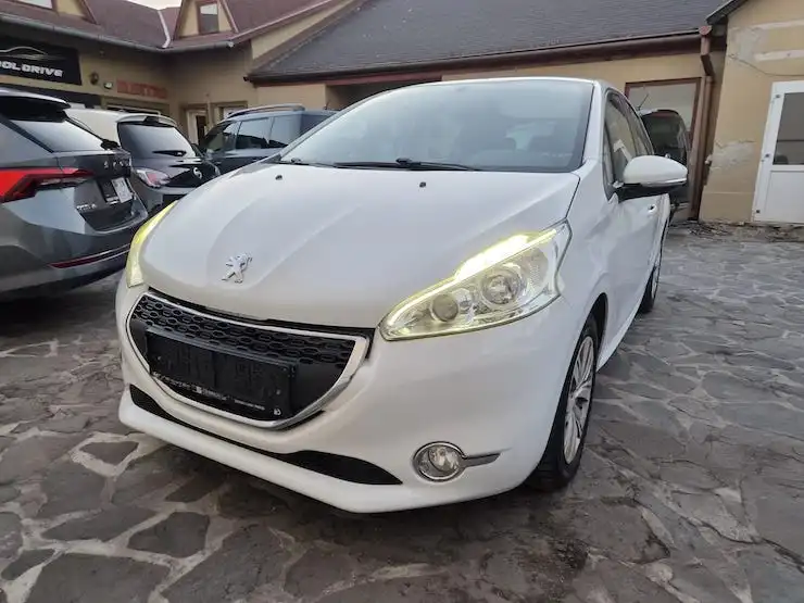 Peugeot 208 1.0 VTi, serv. kniha, tempomat (2013)