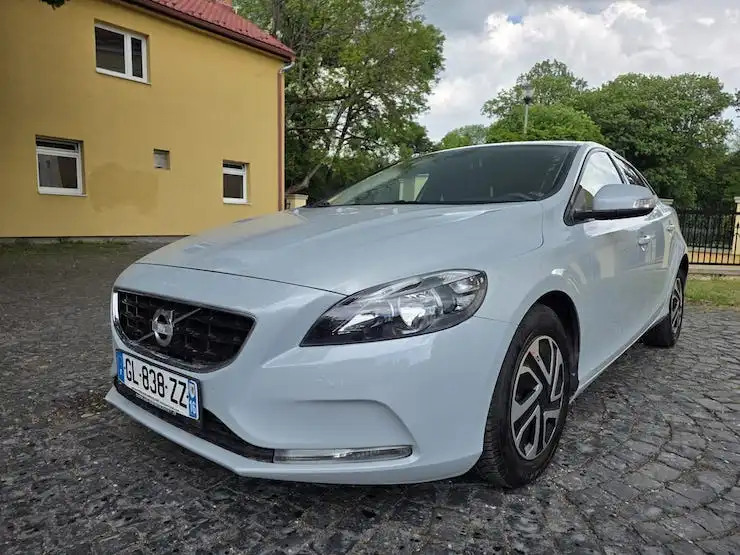 Volvo V40 D2 Momentum_83.000 km